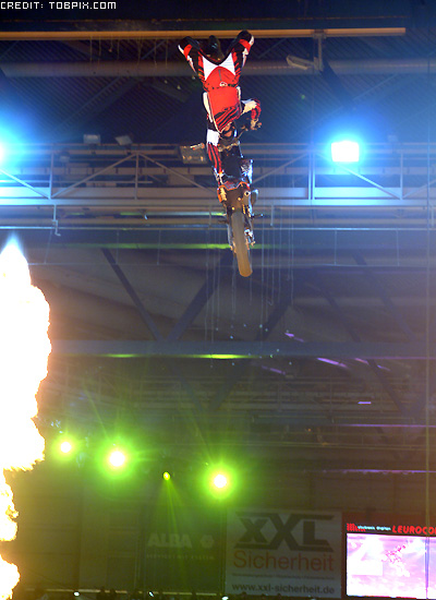 Ryan Logan doing a Hart Attack