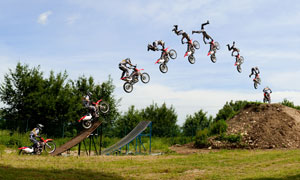 Tobias Seibert doing a Tsunami Indian in Türkheim/Germany | Photo-Credit: www.tobpix.com